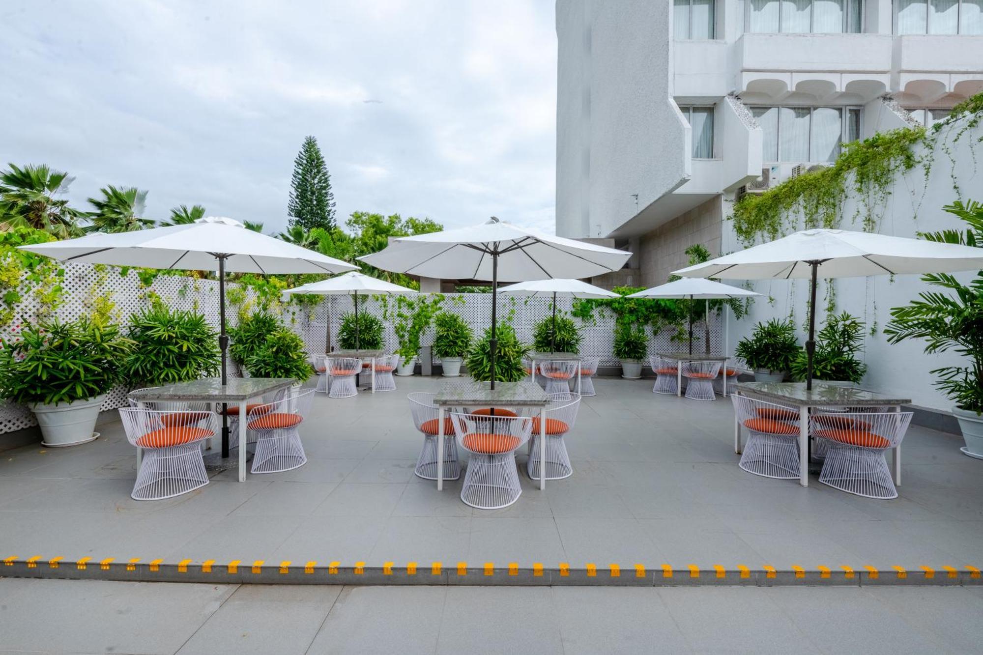 فندق سوثرن ستار مايسور مَسّور المظهر الخارجي الصورة The rooftop terrace of the hotel